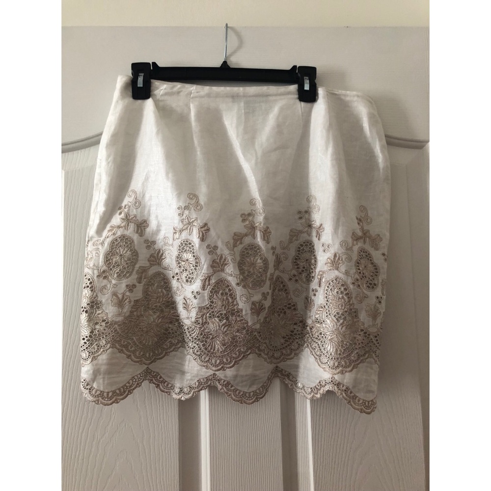 Ann Taylor White and Gold Embroidered Skirt